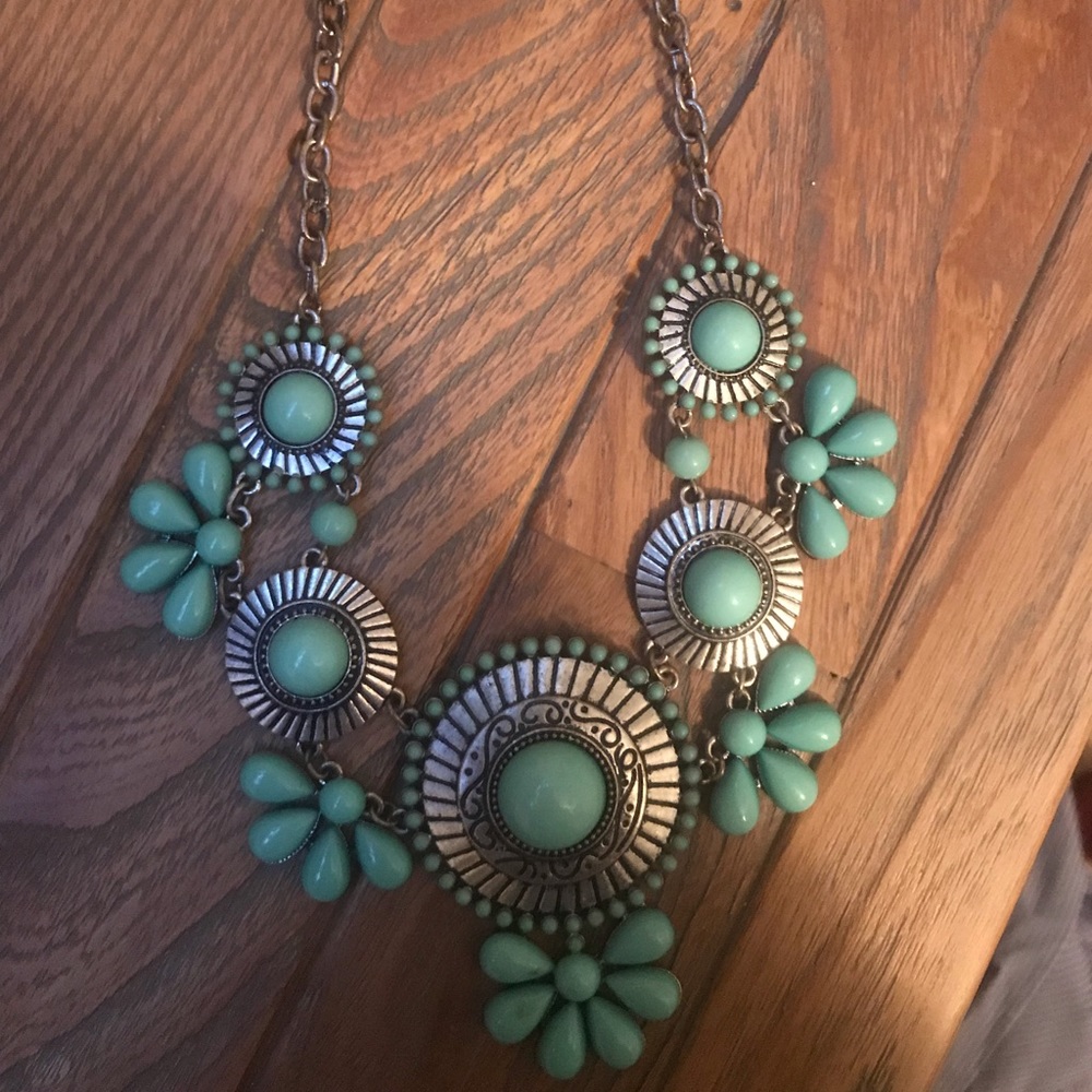 Statement necklace